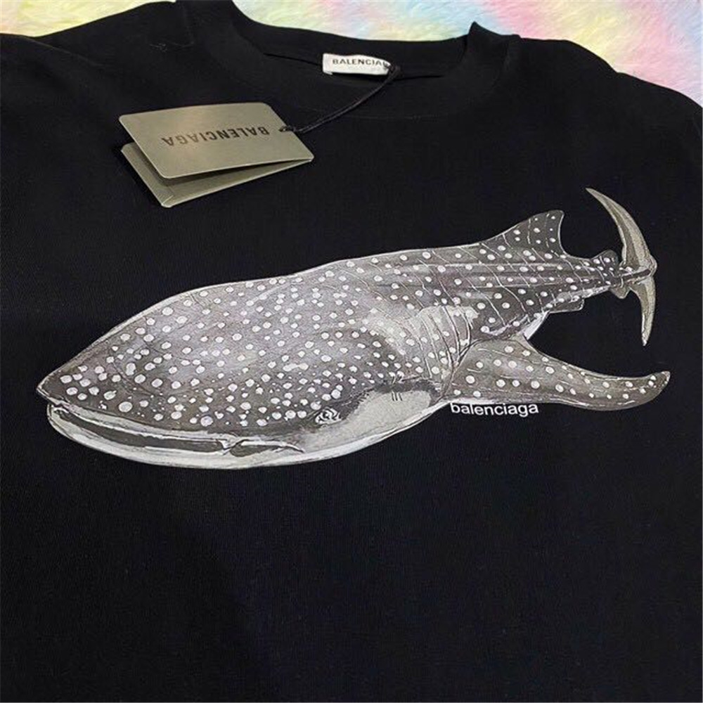 ديور قوتشي Balenciaga Tomorrow World T-Shirt With Shark Print فندي بلنسياقا شوزدرجة اولىهاي كواليتي Balenciaga Tomorrow World T-Shirt With Shark Print موقع تقليد رخيصه متجر الصين Balenciaga Tomorrow